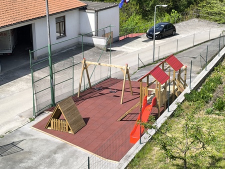 Otroška igrala, Ravnje, KS Štjak | Vir: Arhiv Občine Sežana
