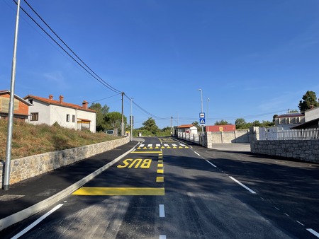 Cesta v Vrhovljah; Vir: Občina Sežana