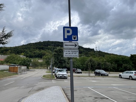 Vzpostavitev območja parkiranja s časovno omejitvijo, Vir: Arhiv Občine Sežana