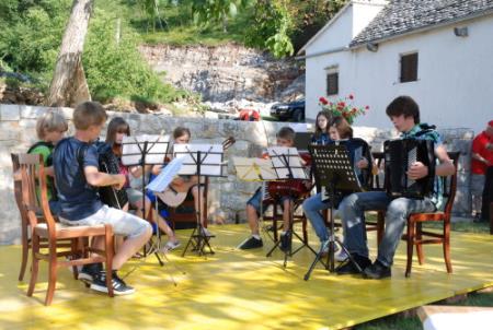 Vrhovlje250611Nastop_5