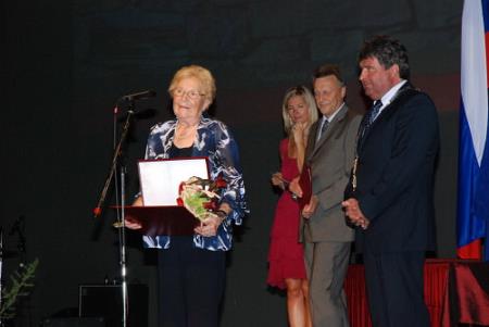 Plaketo Srečka Kosovela za leto 2010 je prejela Dragica Sosič