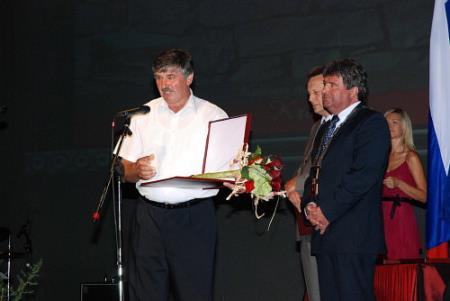 Krajevna skupnost Avber je prejela NAGRADO ZA LETO 2010 - najvišje občinsko priznanje