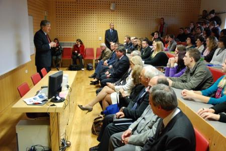 Kratek nagovor predsednika Republike Slovenije dr. Danila Türka v konferenčni dvorani