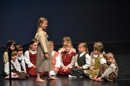 Otroška folklorna skupina KD Kraški šopek Sežana