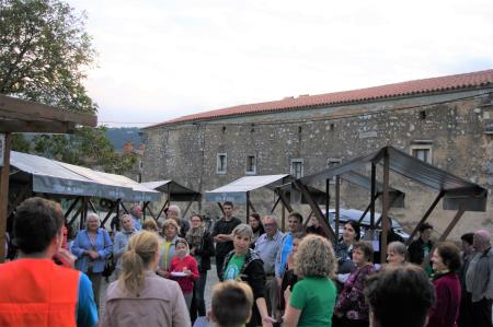 Vrvež na festivalu Kalunca v svet.