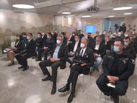 Podelitev priznanj CZ v Interpretacijskem centru kraške vegetacije v Botaničnem vrtu pri vili Mirasasso v Sežani. Vir: Arhiv Občine Sežana