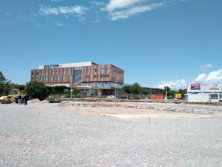 Navezavo na Partizansko cesto mimo hotela Safir in Petrola bodo lahko uporabljala le osebna vozila. Vir: Arhiv Občine Sežana.