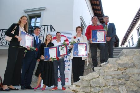 Priznanja za 10 let uspešnega dela v obrti in podjetništvu. Foto: Olga Knez