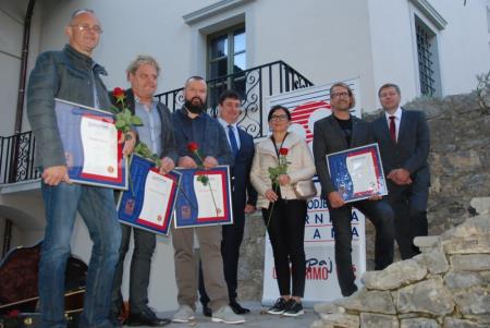 Priznanja za 20 let uspešnega dela v obrti in podjetništvu. Foto: Olga KnezOOZ_20