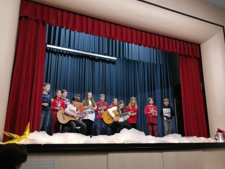 Prireditev v Tomaju; Vir: Arhiv Občine Sežana