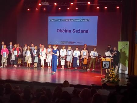 Občina Sežana je naziv prejela na prireditvi v Žalcu. Vir: Arhiv Občine Sežana