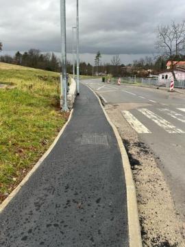 Asfaltirani pločniki v Dutovljah; Vir: Občina Sežana