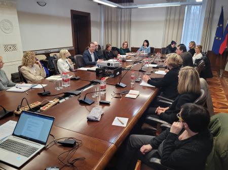 Sestanek glede objekta Doma na Krasu; Vir: Občina Sežana