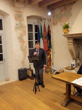 Nagovor predsednika za pobratenje Arnalda Semprebona; Vir: Občina Sežana