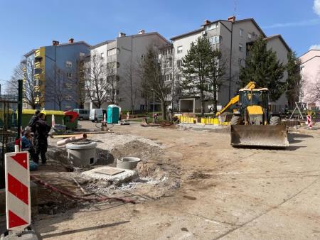 Gradnja ekološkega otoka na Ulici I. tankovske brigade v Sežani. Vir: Arhiv Občine Sežana