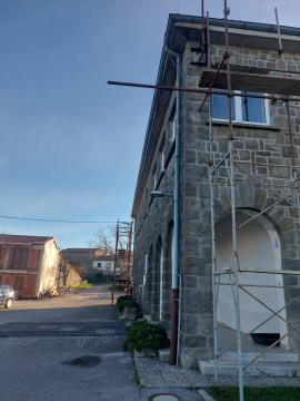 Sanacija strehe stare šole na Štjaku, Vir: Arhiv Občine Sežana