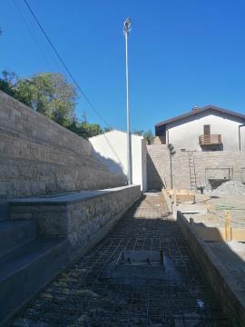 Gradnja večnamenskega igriška v Pliskovici, Vir: Arhiv Občine Sežana