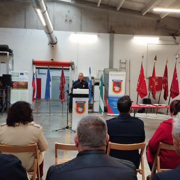 Slovesnost ob predaji gasilskih vozil; Vir: Občina Sežana