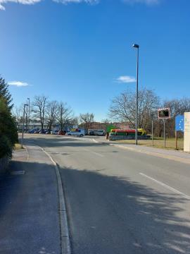 Drogovi s svetili na Bazoviški cesti, vir: Arhiv Občine Sežana