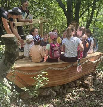 Pravljično doživljajska pot Zlati čoln; Vir: Arhiv Občine Sežana