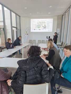 Zabojnik z odpadki, Vir: Komunala Sežana