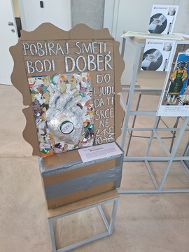 Zabojnik z odpadki, Vir: Občina Sežana