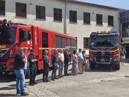 Prevzem gasilskih vozil; Vir: Občina Sežana