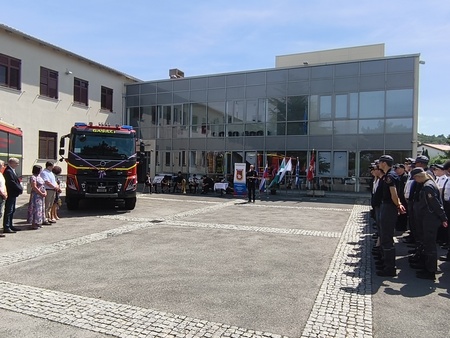 Prevzem gasilskih vozil; Vir: Občina Sežana
