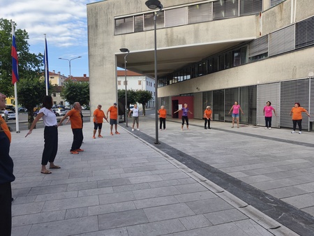 Vadba "1000 gibov"; Vir: Občina Sežana